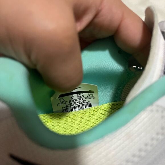 Nike free runs mint and white - Picture 4 of 6